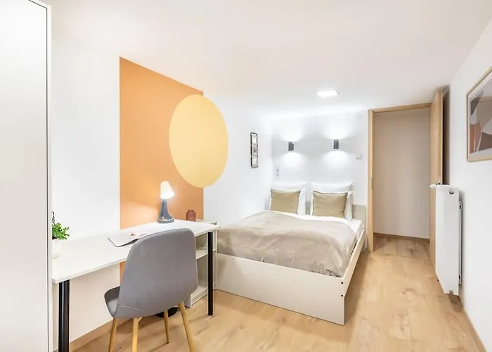 Cityscape Budget Apartments Doubledecker B